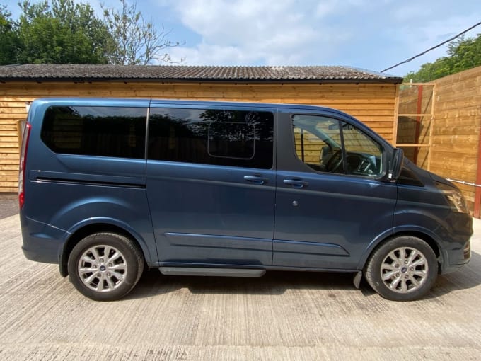2025 Ford Tourneo Custom