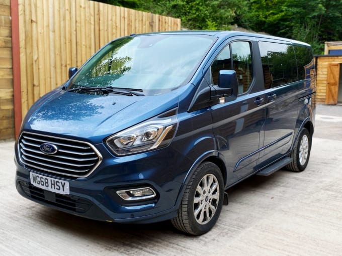 2025 Ford Tourneo Custom