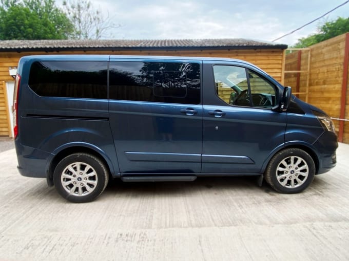 2025 Ford Tourneo Custom