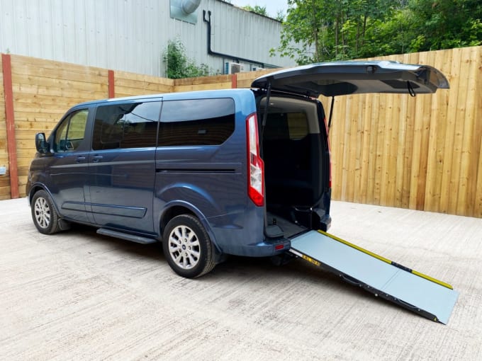 2025 Ford Tourneo Custom