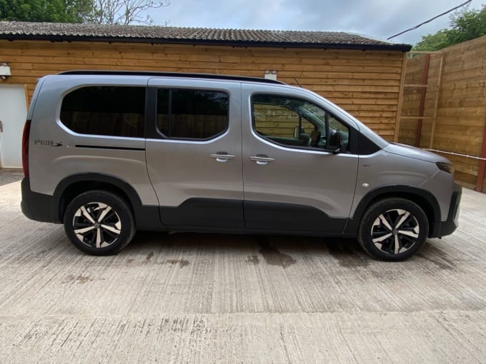 2025 Peugeot Rifter