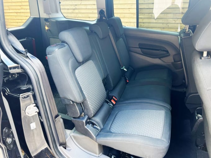 2025 Ford Grand Tourneo Connect