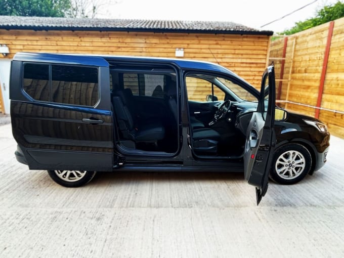 2025 Ford Grand Tourneo Connect