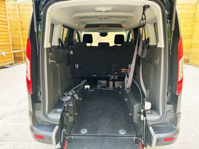 2025 Ford Grand Tourneo Connect