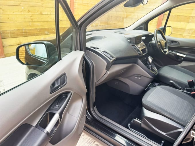 2025 Ford Grand Tourneo Connect