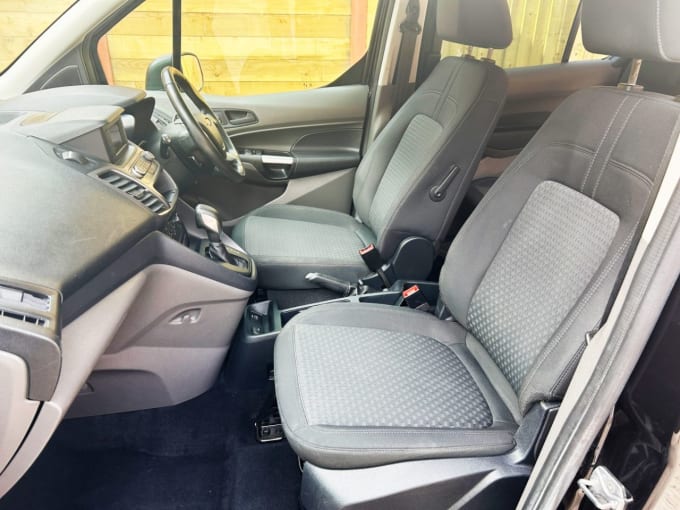 2025 Ford Grand Tourneo Connect