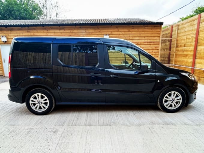 2025 Ford Grand Tourneo Connect