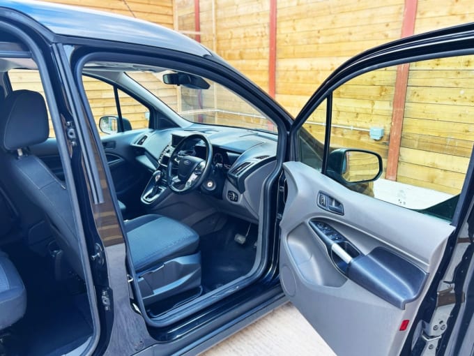 2025 Ford Grand Tourneo Connect