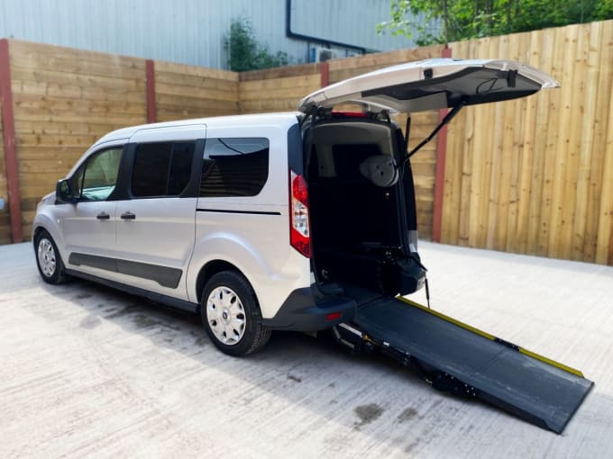 2025 Ford Grand Tourneo Connect