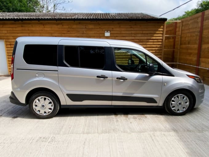 2025 Ford Grand Tourneo Connect