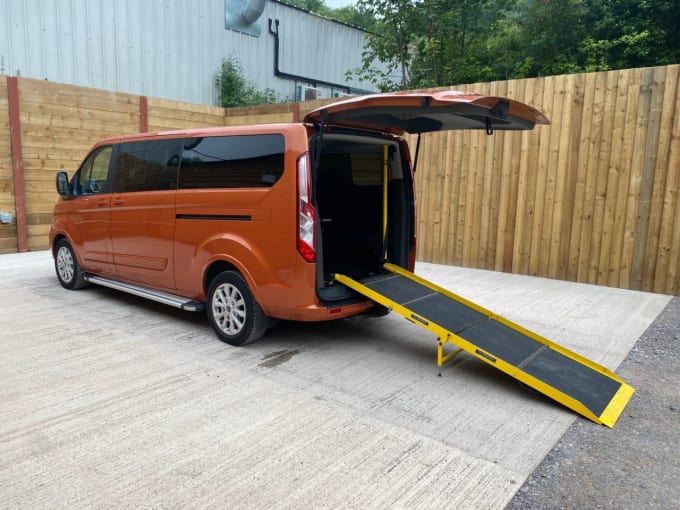 2025 Ford Tourneo Custom