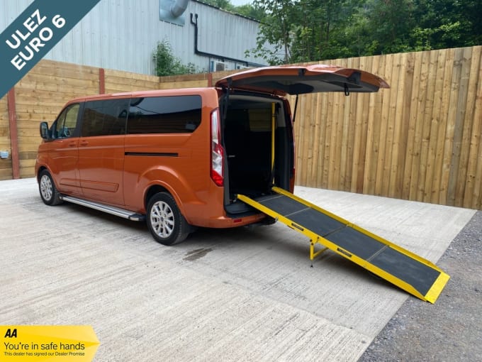 2025 Ford Tourneo Custom