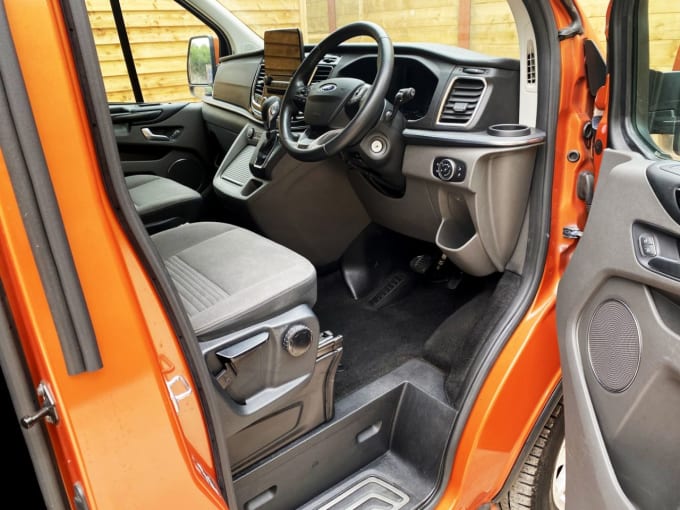 2025 Ford Tourneo Custom