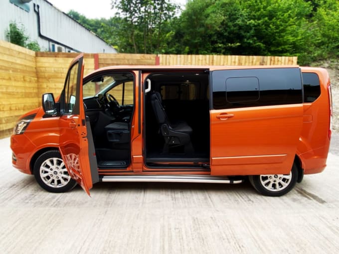 2025 Ford Tourneo Custom