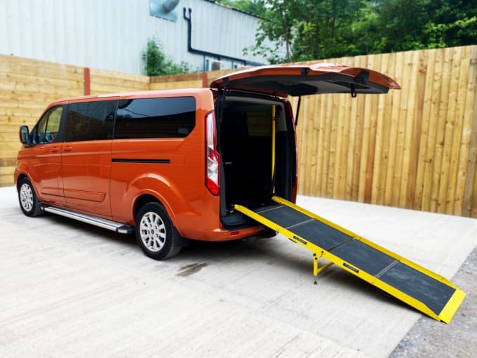 2025 Ford Tourneo Custom
