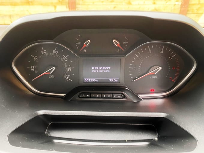 2025 Peugeot Rifter