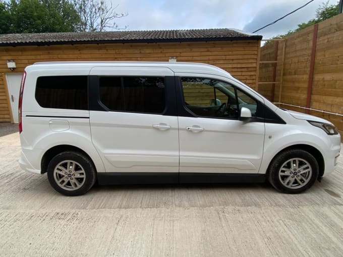 2025 Ford Grand Tourneo Connect