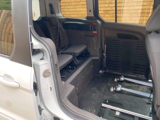 2025 Ford Grand Tourneo Connect