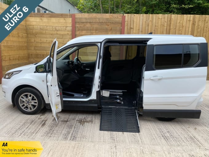2025 Ford Grand Tourneo Connect