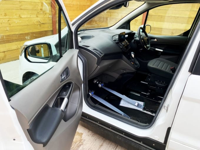 2025 Ford Grand Tourneo Connect