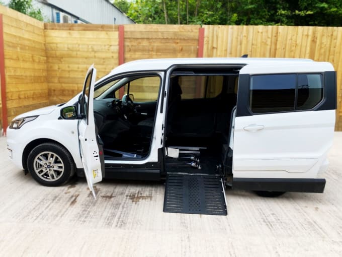 2025 Ford Grand Tourneo Connect