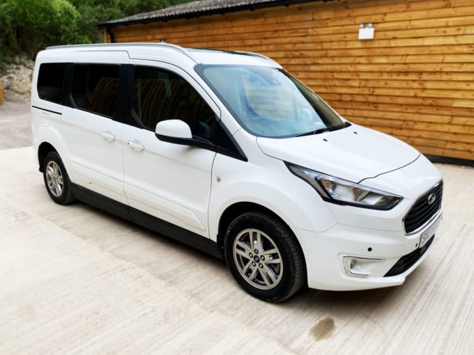 2025 Ford Grand Tourneo Connect