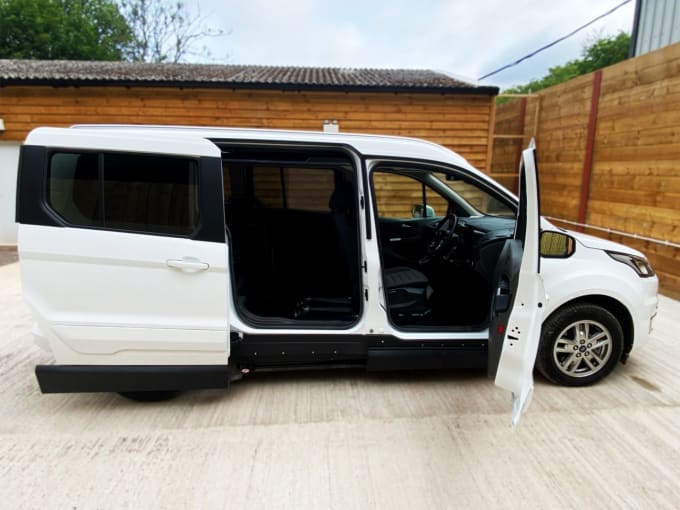 2025 Ford Grand Tourneo Connect