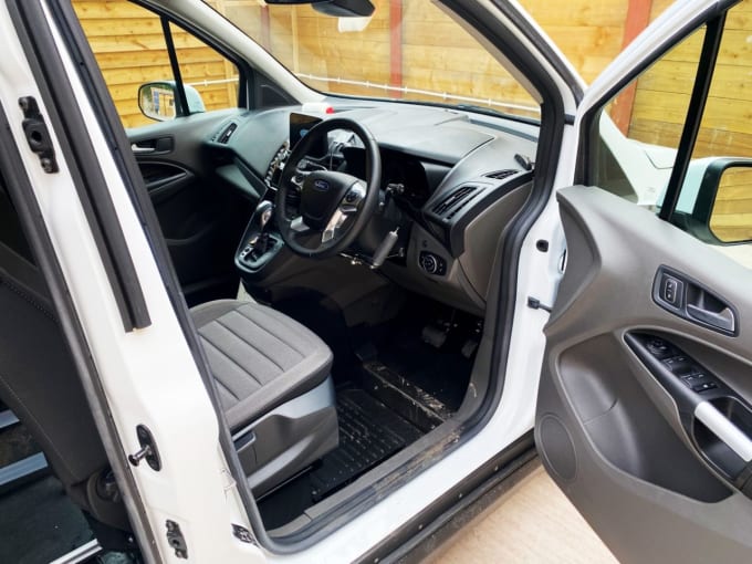 2025 Ford Grand Tourneo Connect