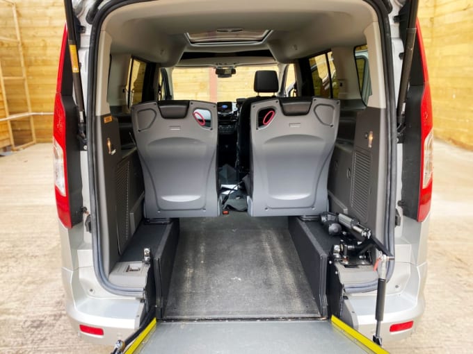 2025 Ford Grand Tourneo Connect