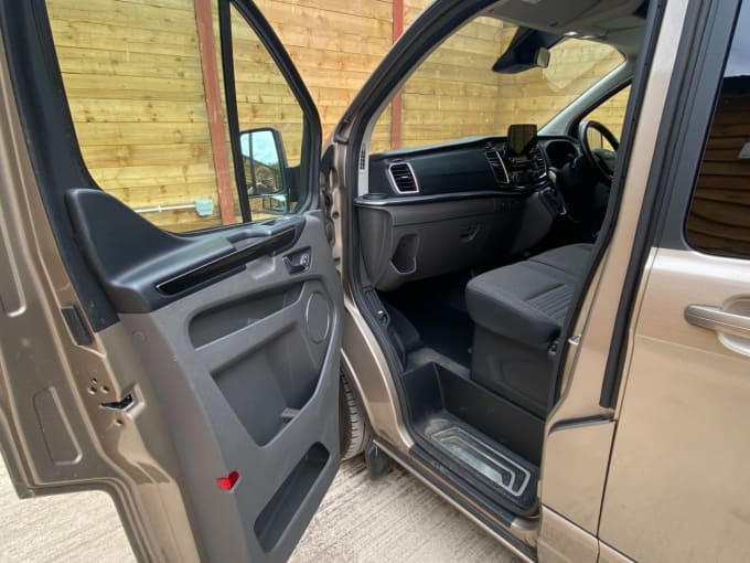 2025 Ford Tourneo Custom