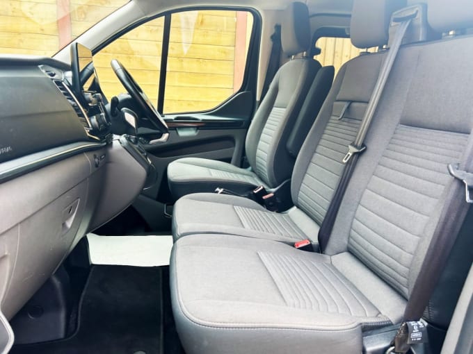 2025 Ford Tourneo Custom