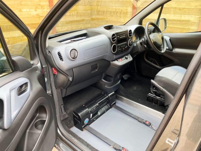 2025 Peugeot Partner Tepee