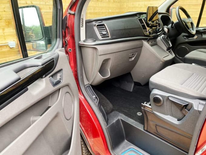2025 Ford Tourneo Custom