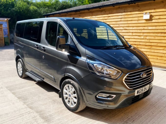 2025 Ford Tourneo Custom