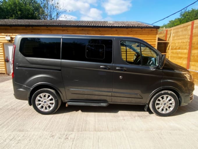 2025 Ford Tourneo Custom