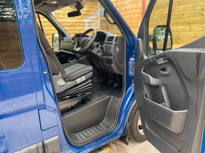 2025 Renault Master