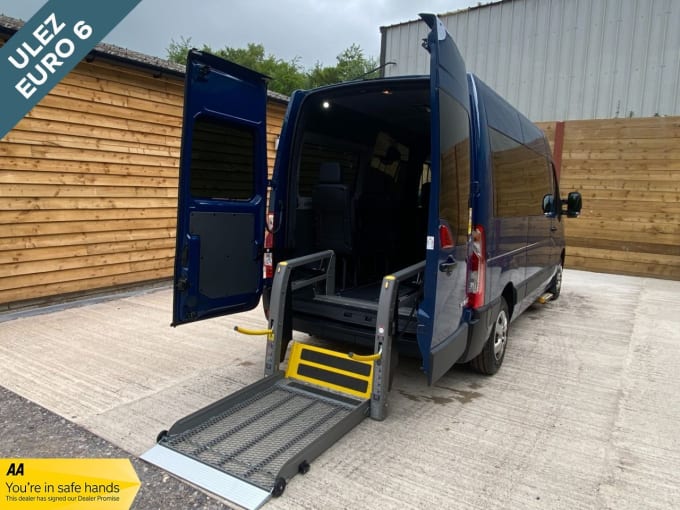 2025 Renault Master