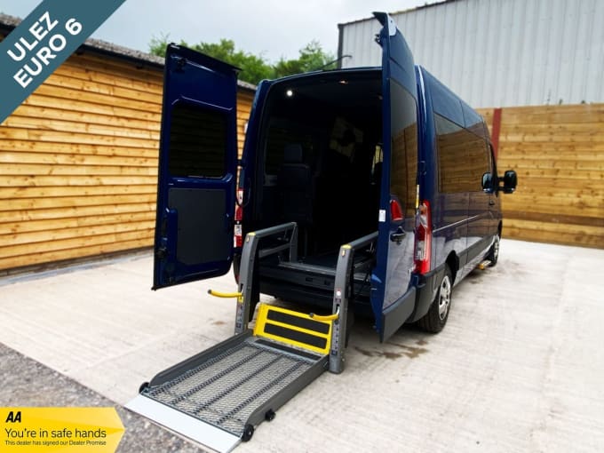 2025 Renault Master