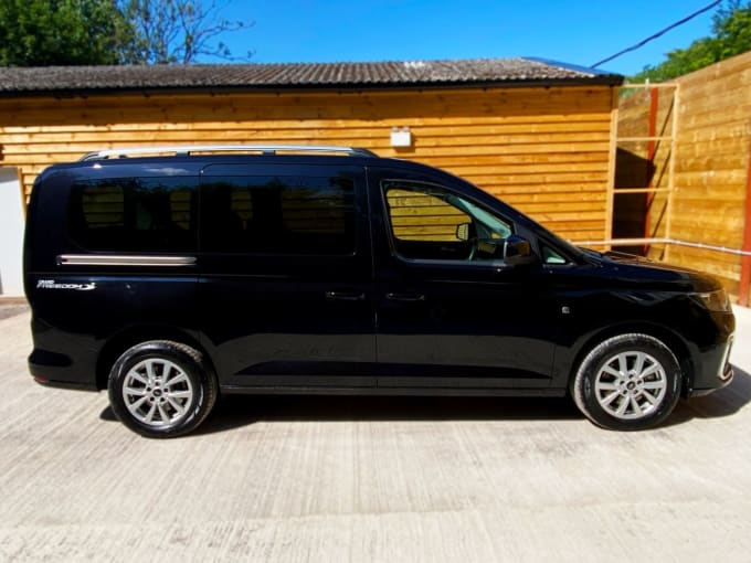 2025 Ford Grand Tourneo Connect
