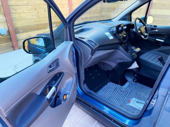 2025 Ford Grand Tourneo Connect