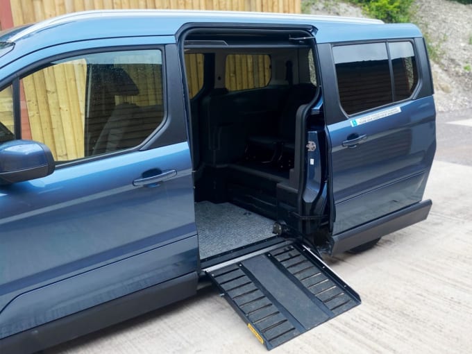 2025 Ford Grand Tourneo Connect