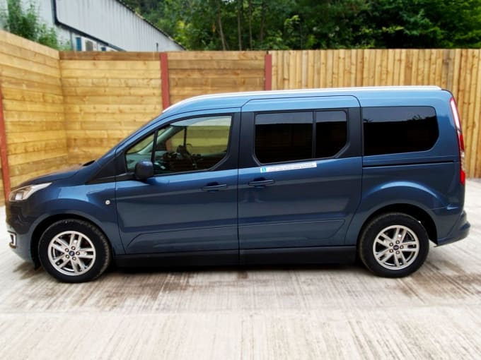 2025 Ford Grand Tourneo Connect