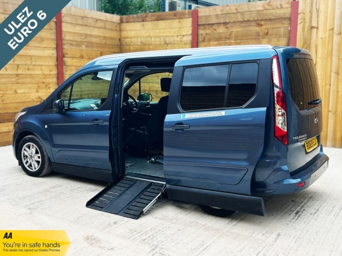 2025 Ford Grand Tourneo Connect