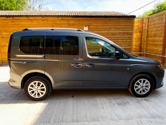2025 Ford Tourneo Connect