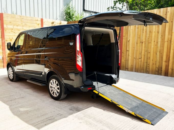 2025 Ford Tourneo Custom
