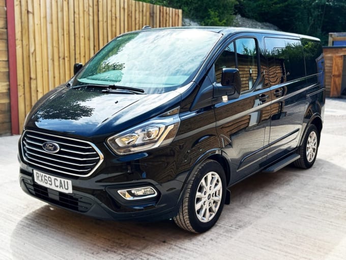 2025 Ford Tourneo Custom