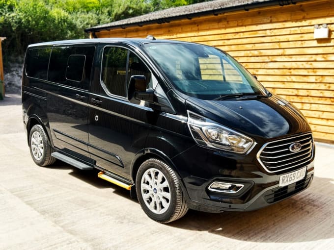 2025 Ford Tourneo Custom