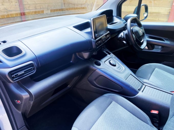 2025 Peugeot Rifter