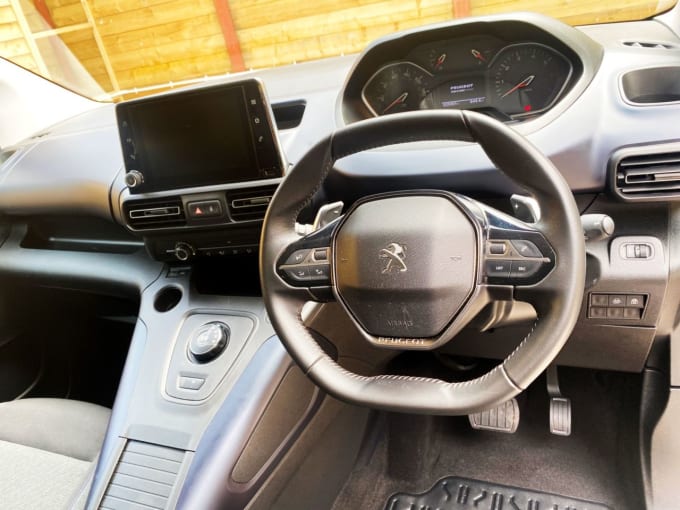 2025 Peugeot Rifter