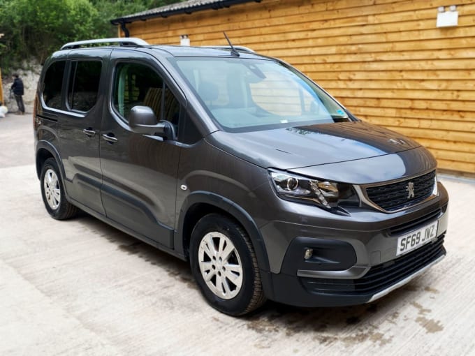 2025 Peugeot Rifter